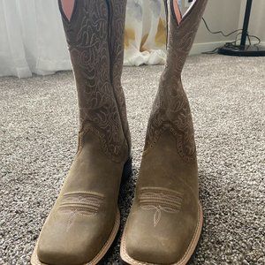 Womens Ariat Cowboy boots new